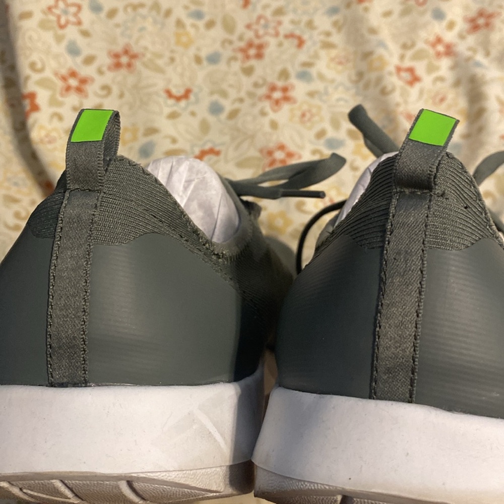 Like New OOFOS OOMG Sport LS Men’s 10.5 Olive Recovery Sneaker Shoes - Picture 6 of 8